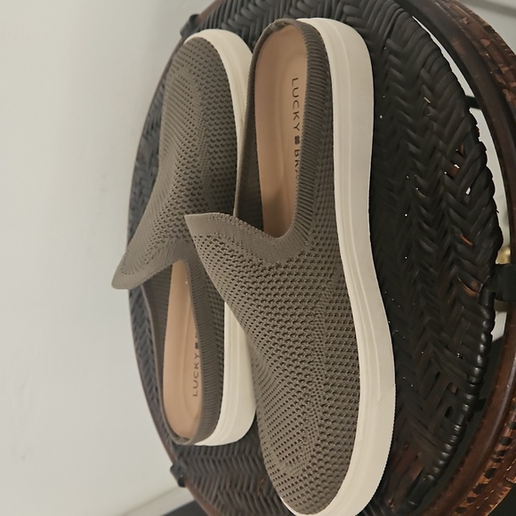 Lucky Brand Larlan Mule Slip On Shoes in Army Green Size 7.5 - Picture 3 of 9